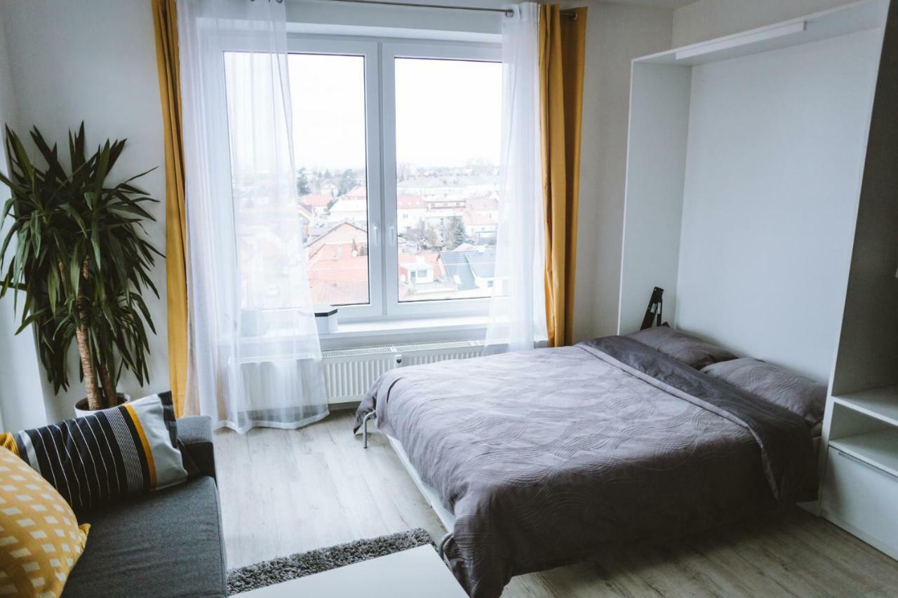 Design Apartment, The City Centre Close To The Health Spa Piest'any Exterior photo