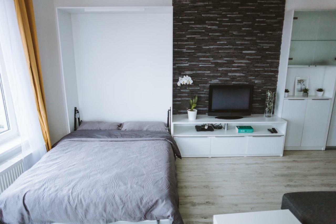 Design Apartment, The City Centre Close To The Health Spa Piest'any Exterior photo
