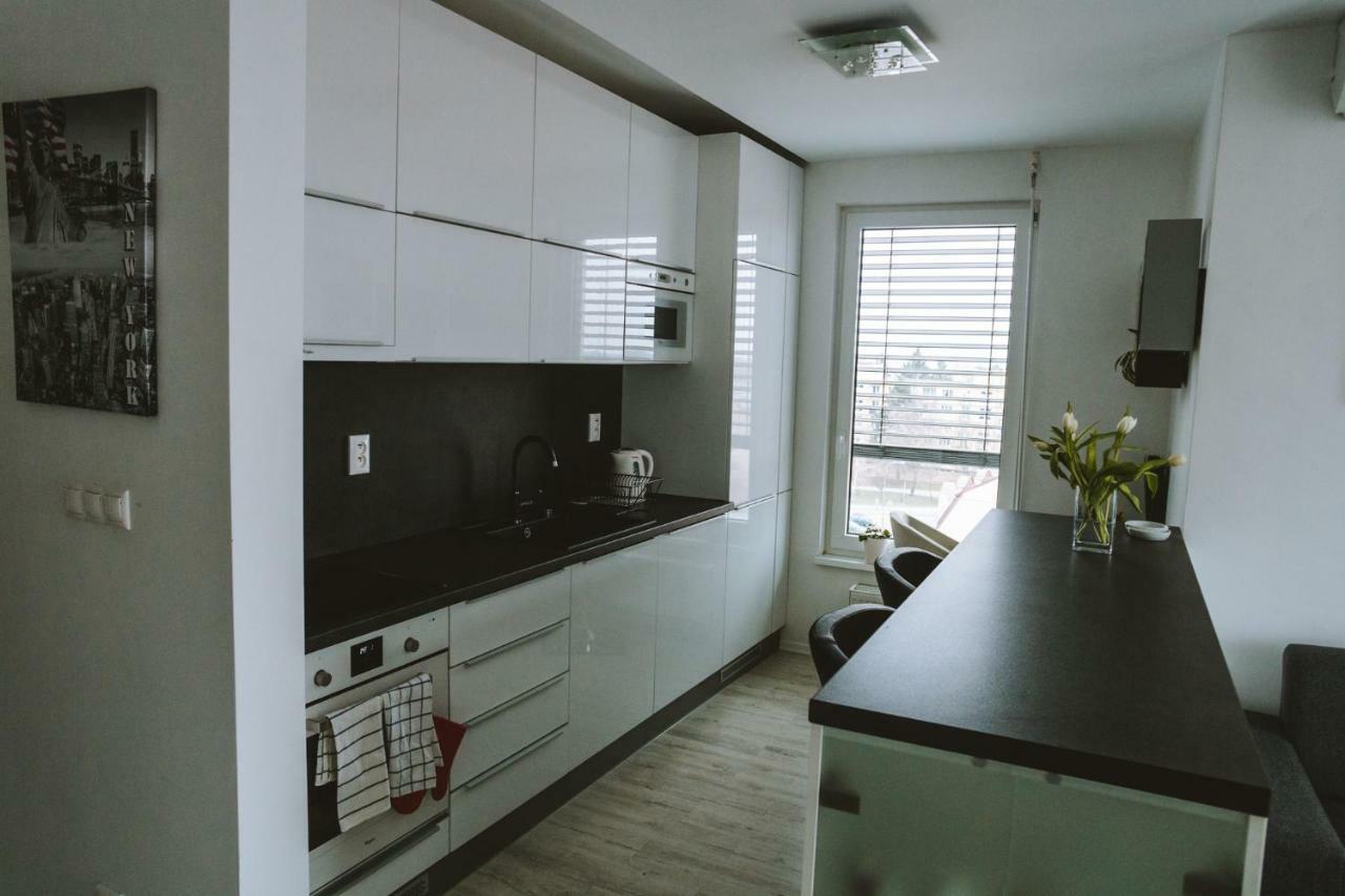 Design Apartment, The City Centre Close To The Health Spa Piest'any Exterior photo